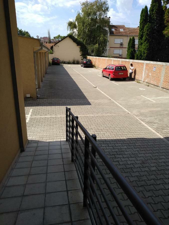 Apartman Marina Sa Garazom Novi Sad Dış mekan fotoğraf